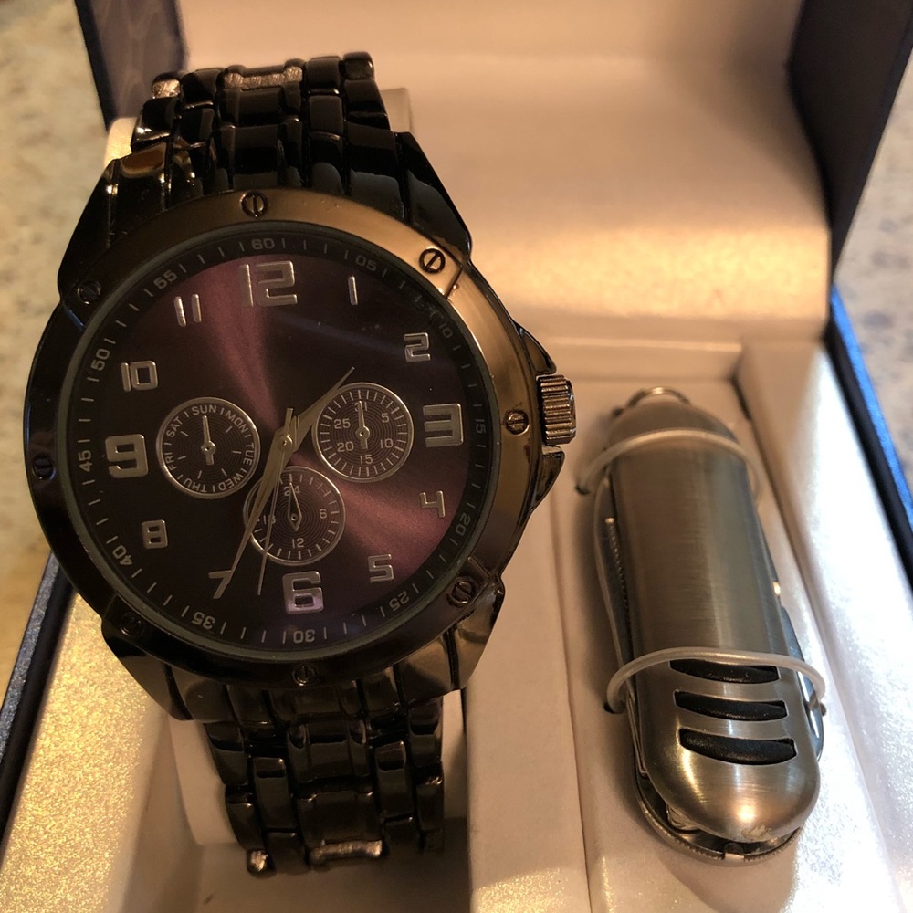 Stainless steel Men’s watch & tool gift set.